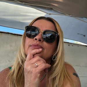 Meet your Posher, Rhonda